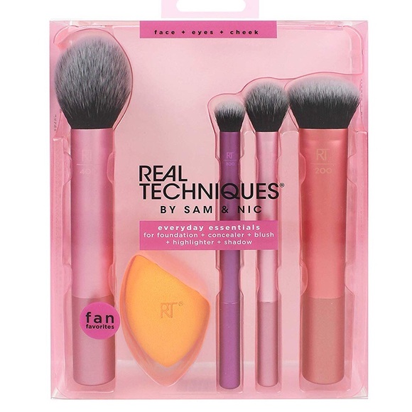 Real Techniques Other - Real Techniques Everyday Essentials Brush Set